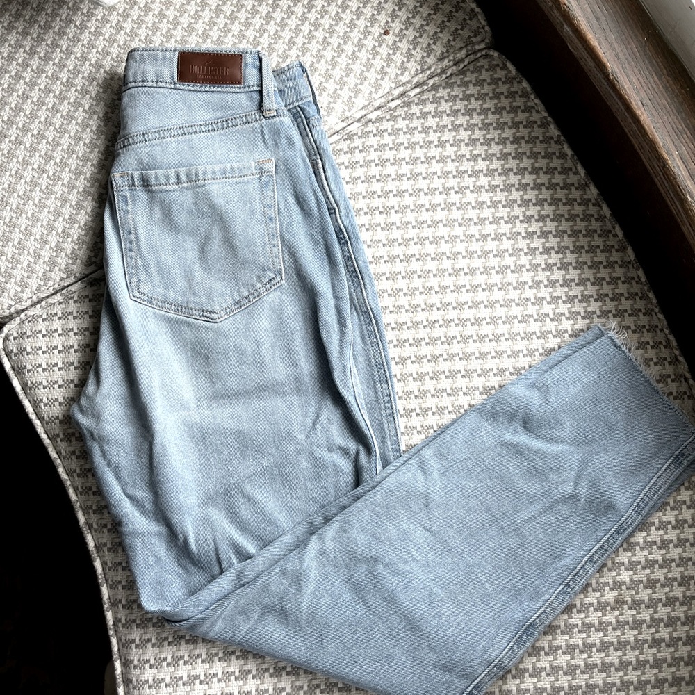 Hollister ultra high rise mom jean